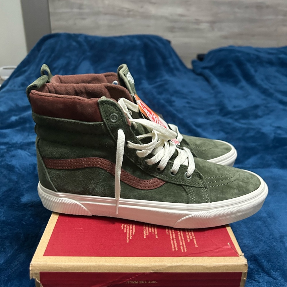 Brand New, Never Worn High Top Vans
Size 10 - Picture 2 of 5